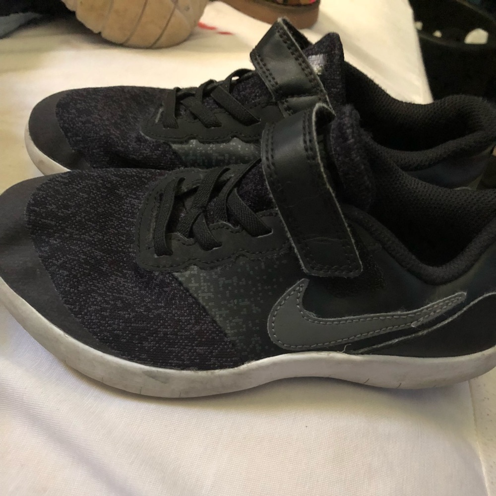 Nike boys shoes